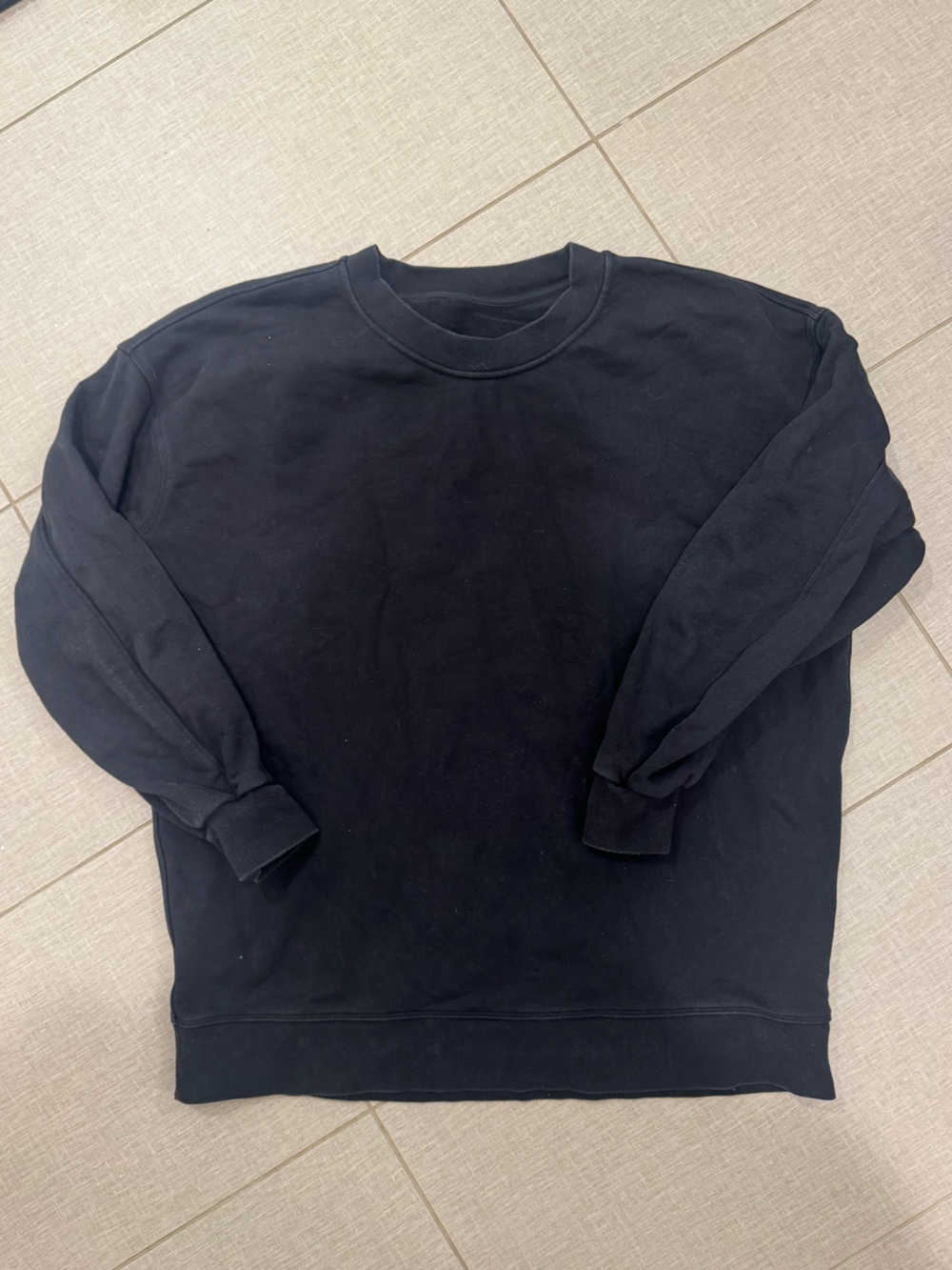 Lululemon women’s  Black Crewneck Sweater